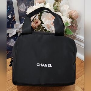Beauty Black Gift with Purchase Cosmetic Bag Puff Bag